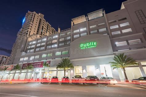 Publix hollywood fl young circle - On Thurs., Feb. 22 a new 48,000 square foot Publix at Hollywood Circle opened replacing the original Young Circle which opened in 1963. Twice the size of the